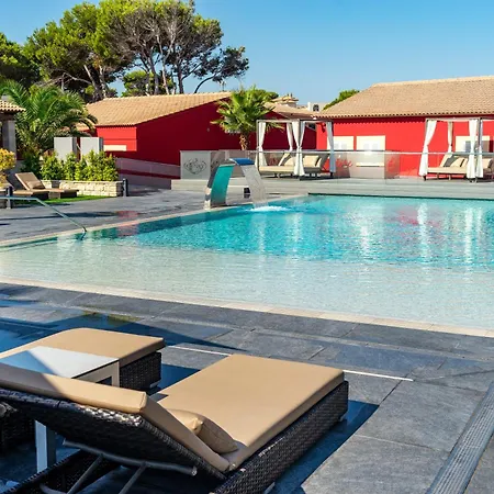 Paradise Residencial Aparthotel