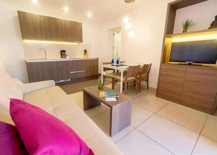 Paradise Residencial Aparthotel