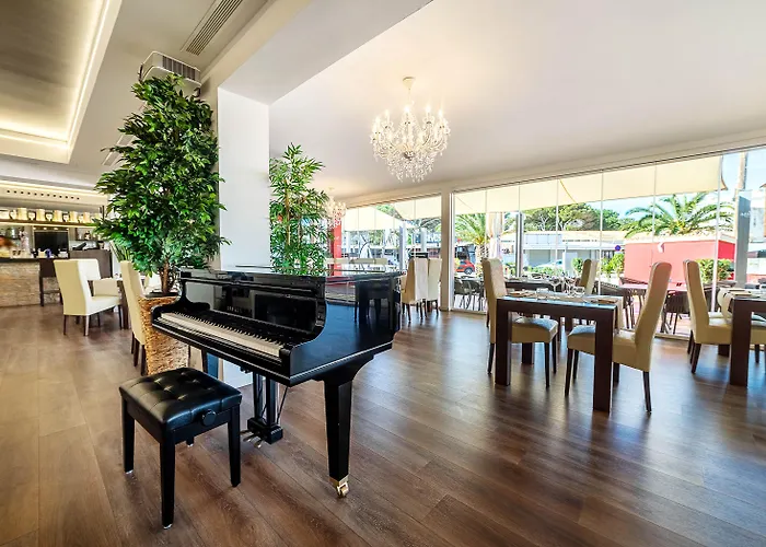 Paradise Residencial 4*