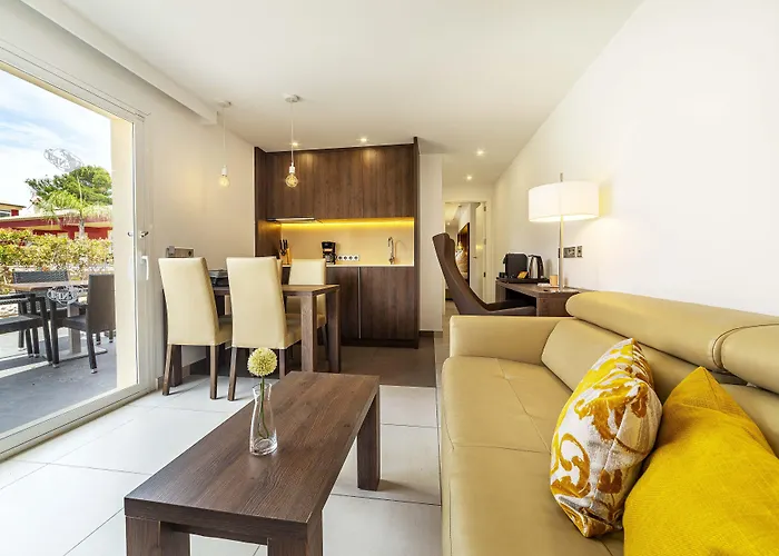 Paradise Residencial Aparthotel 4*