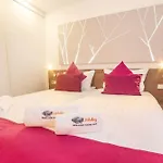 Paradise Residencial Aparthotel 4*