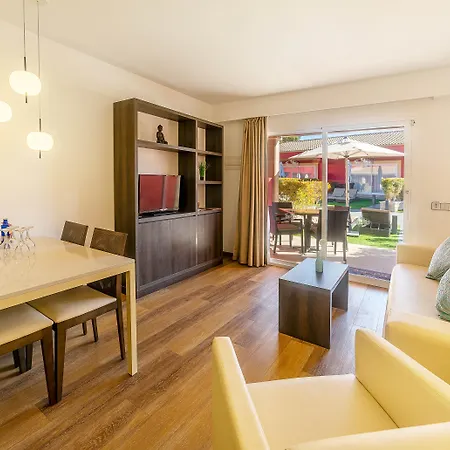 Paradise Residencial 4*