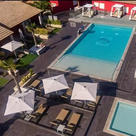 Paradise Residencial Apart&suites 아파트호텔 칼라 라트자다