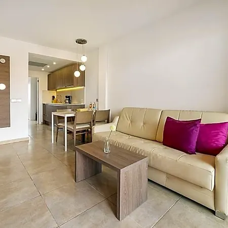 شقة فندقية Paradise Residencial Apart&suites كالا راتخاذا
