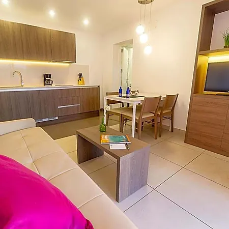 شقة فندقية Paradise Residencial Apart&suites كالا راتخاذا