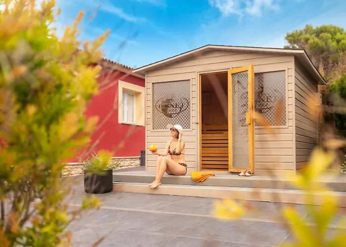 Paradise Residencial 4*