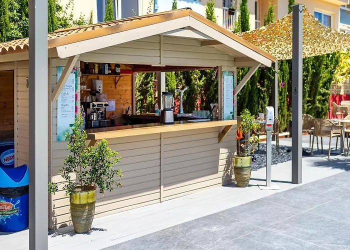 Paradise Residencial 4*