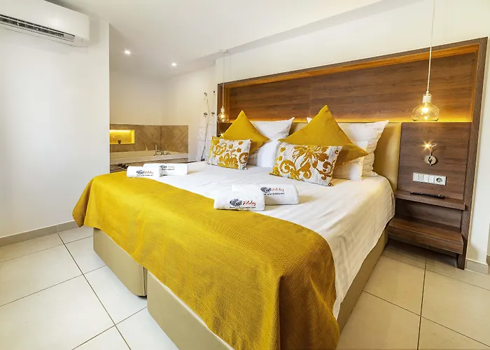 Paradise Residencial 4*